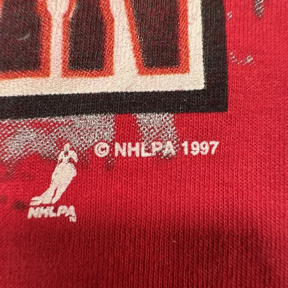 NWT Vintage 1997 Starter NHL Steve Yzerman Detroit Red Wings Red Shirt Large